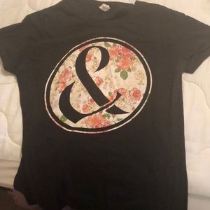 Woman’s size band tee shirt sleeve